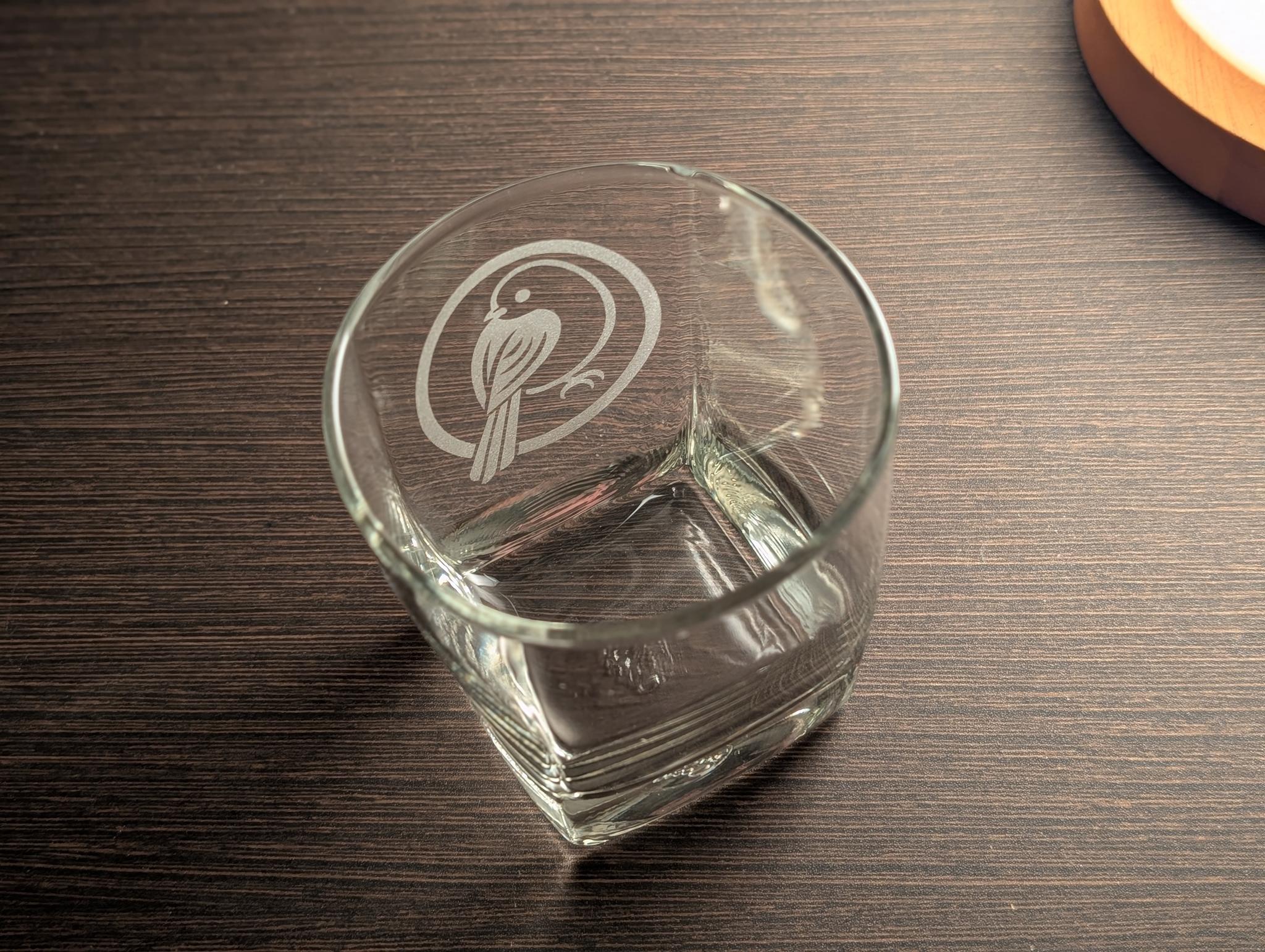 丸に振り向きシマエナガ　家紋風グラス | 3枚目