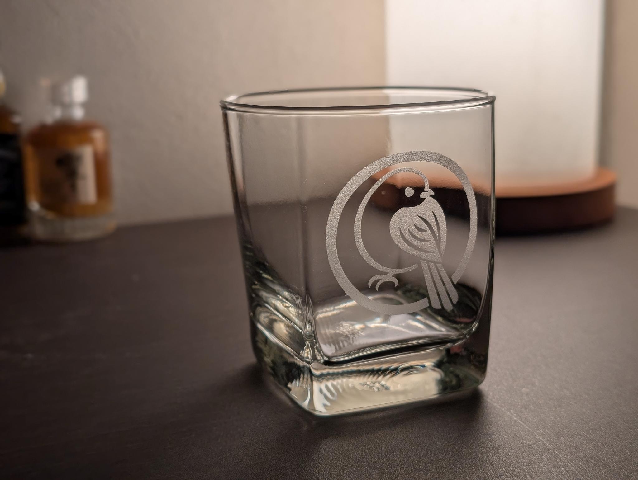 丸に振り向きキリリシマエナガ　家紋風グラス | 2枚目