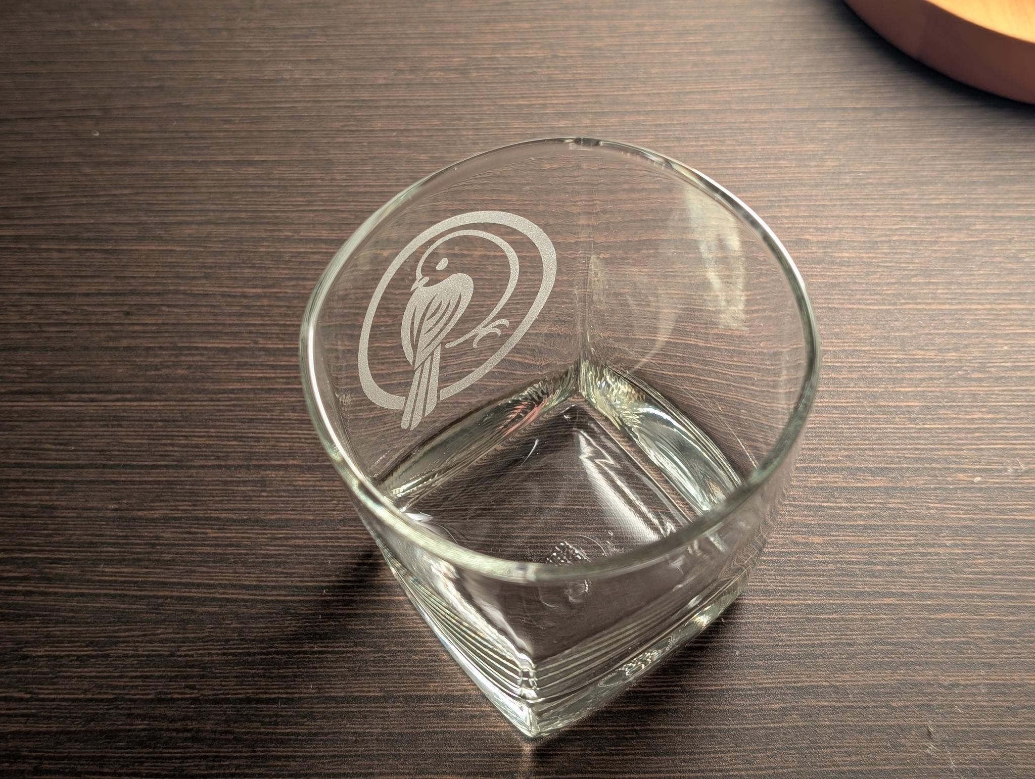 丸に振り向きキリリシマエナガ　家紋風グラス | 3枚目