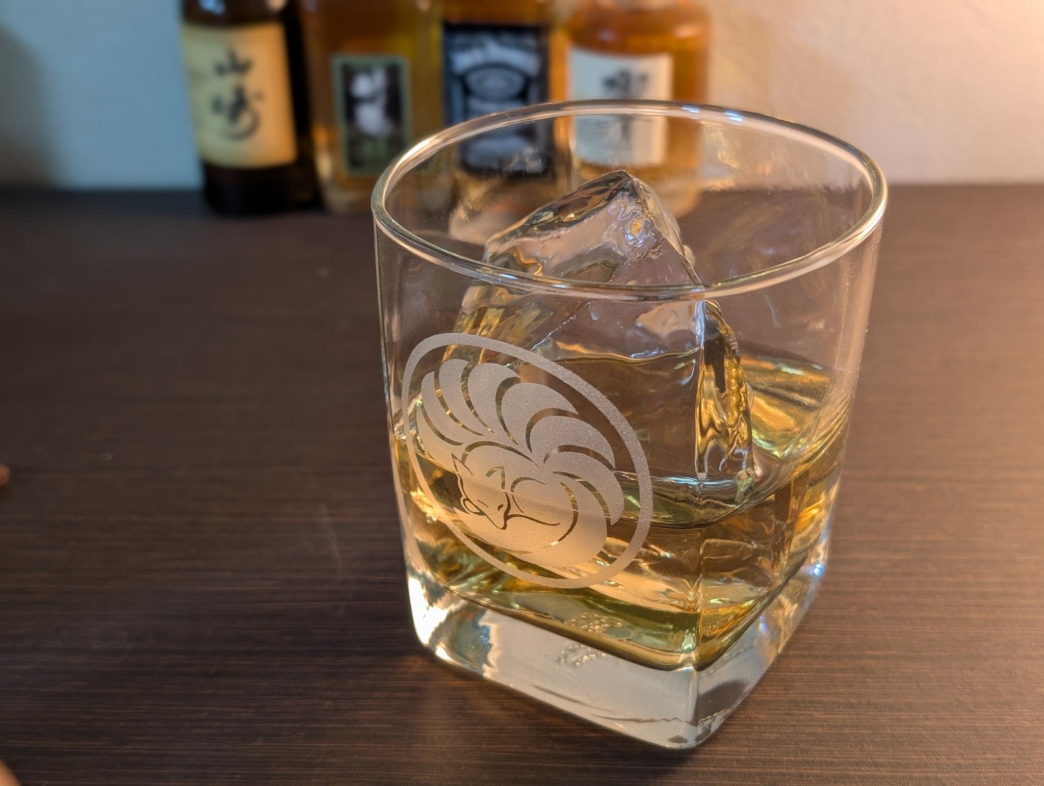 丸に眠り九尾狐　家紋風和グラス | 5枚目